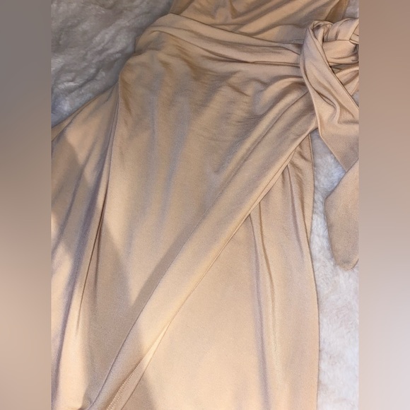 ARITZIA WILFRED BODYCON DRESS - Picture 3 of 3